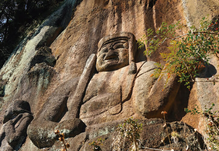 Buddha carved into the cliffs of Fukoji Temple (Oita Bungoono Geopark / Oita Prefecture). The carving was made by selecting an easily workable portion of the rock formed by pyroclastic flows that cooled and hardened.