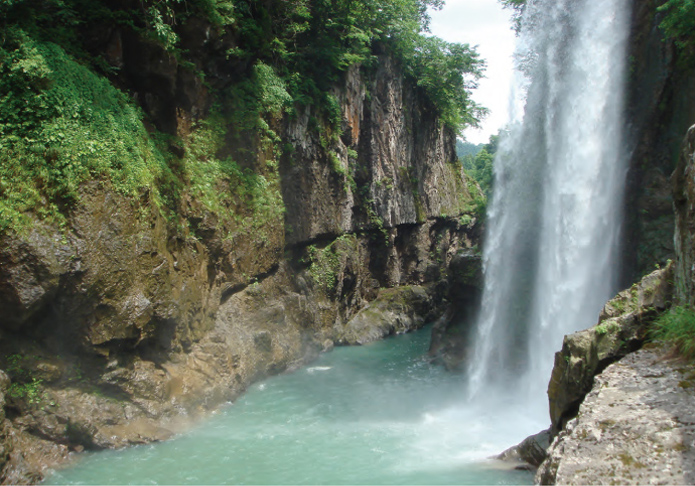 手取峡谷（綿ケ滝）